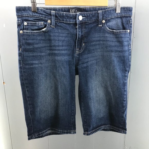 GAP 9" Bermuda denim jean short size 30 - Picture 1 of 3